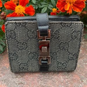 ✨Gucci Vintage Jacky GG Piston Black Wallet✨